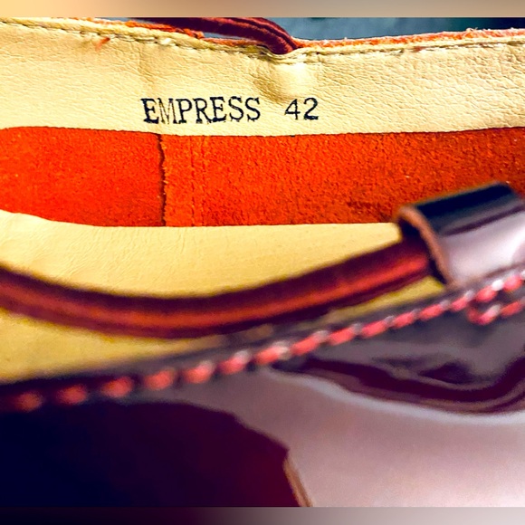 NWOB Empress Australian made Square Toe Flats Burgundy Patent leather - Picture 9 of 14